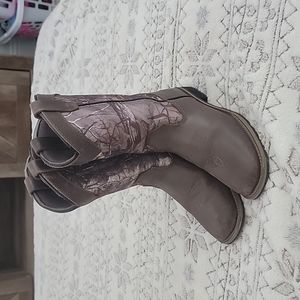 Youth sz 12 camo boots